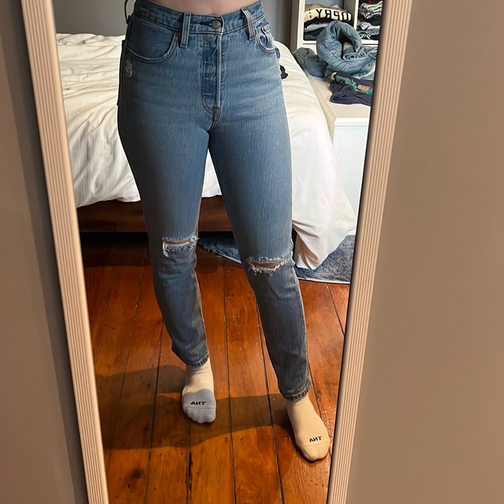 Levi’s size 25, length 30, high rise 501 jeans